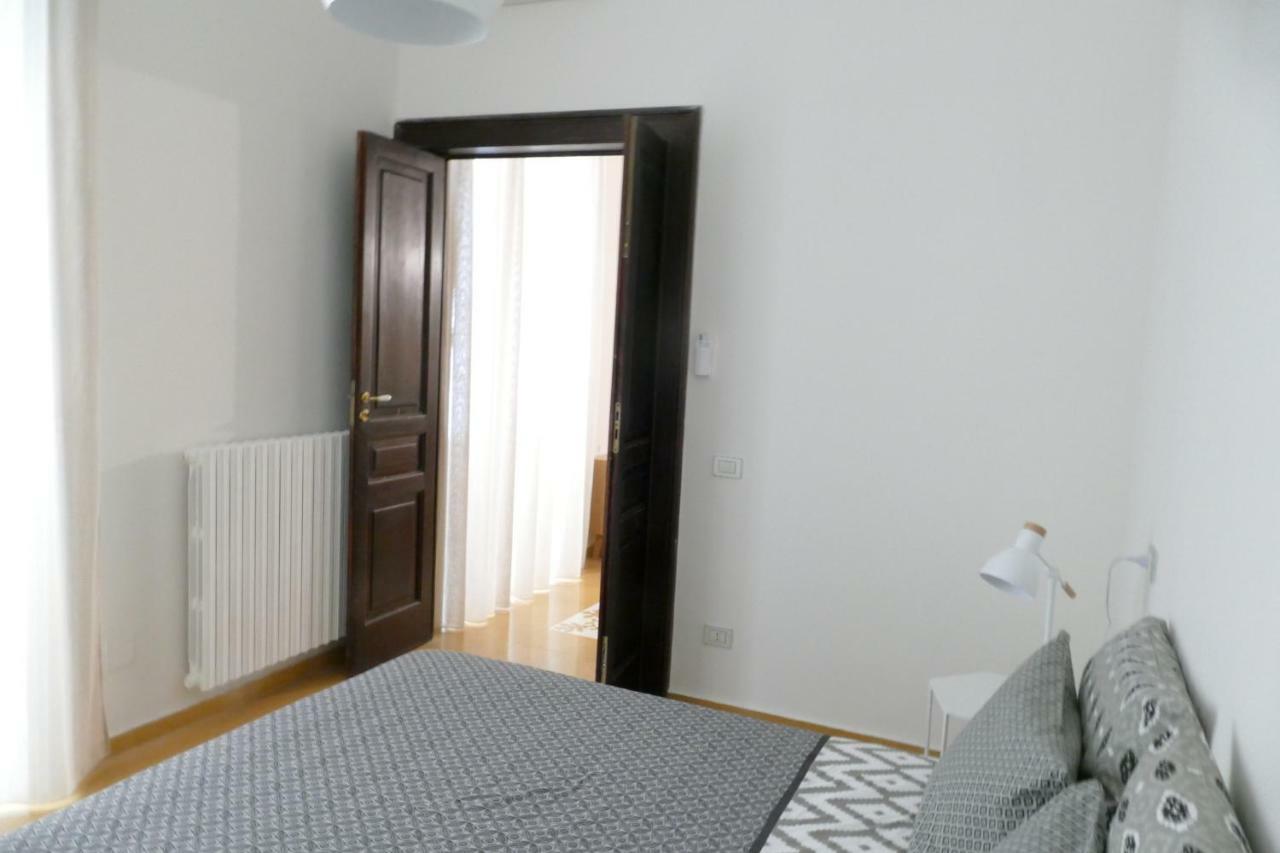 Luxury Manfredi Apartment Salerno Exterior photo
