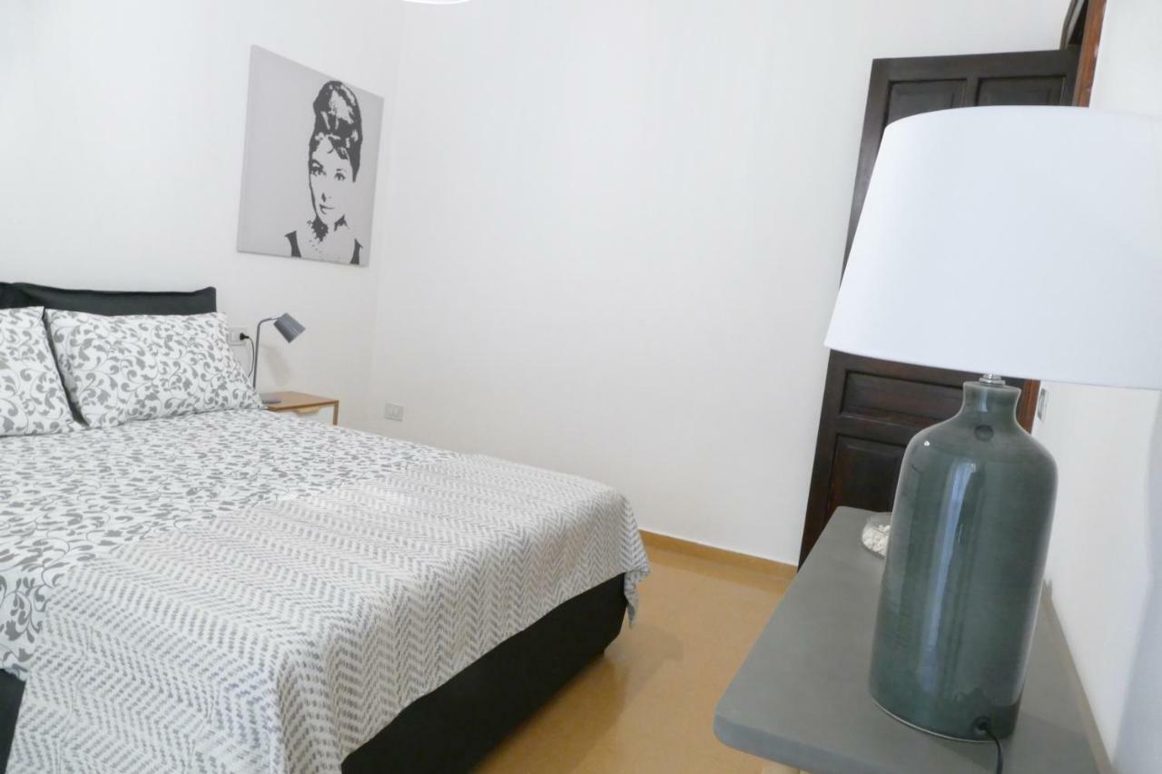 Luxury Manfredi Apartment Salerno Exterior photo
