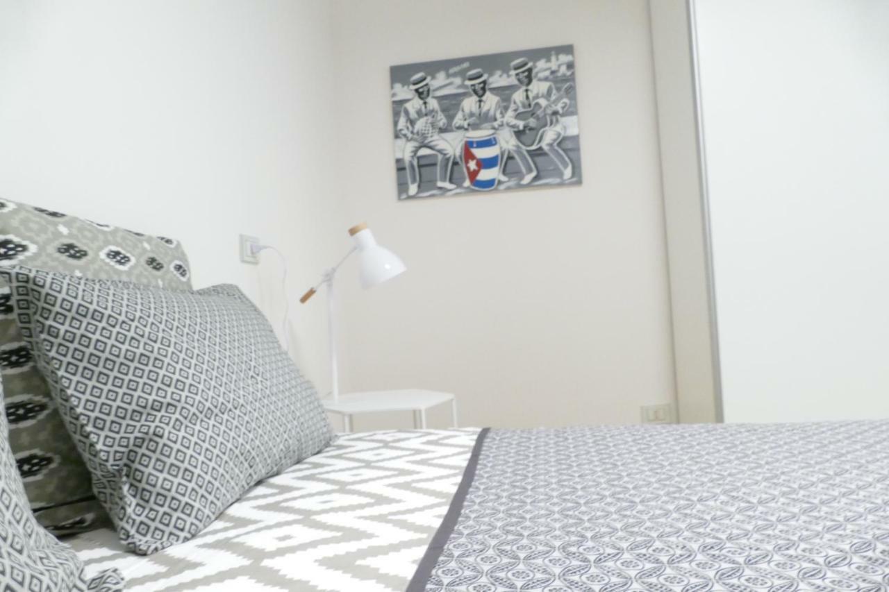 Luxury Manfredi Apartment Salerno Exterior photo