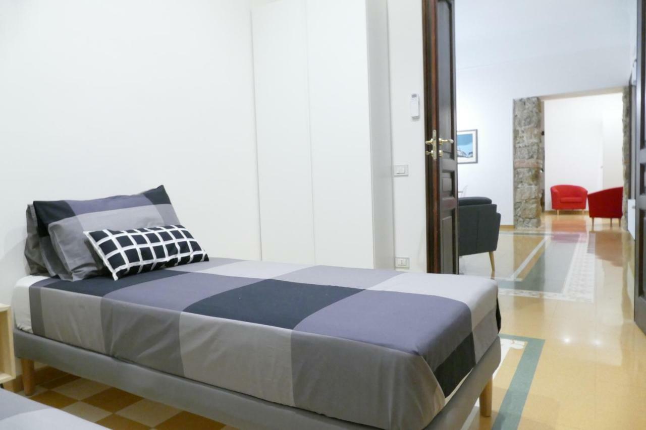 Luxury Manfredi Apartment Salerno Exterior photo