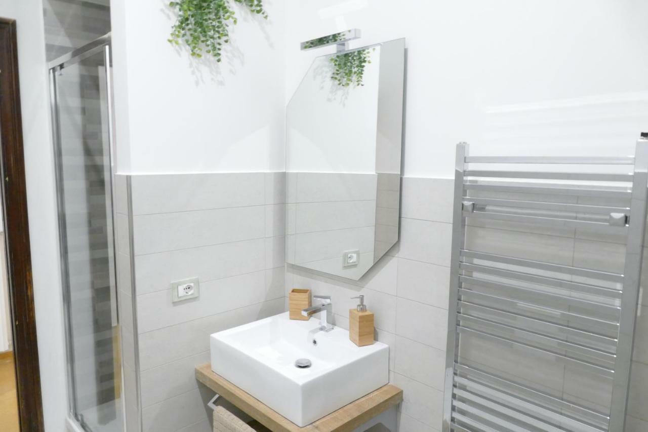 Luxury Manfredi Apartment Salerno Exterior photo